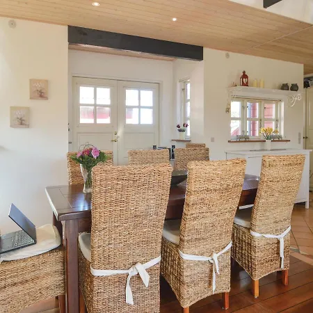 Three-bedroom Holiday In * Blokhus