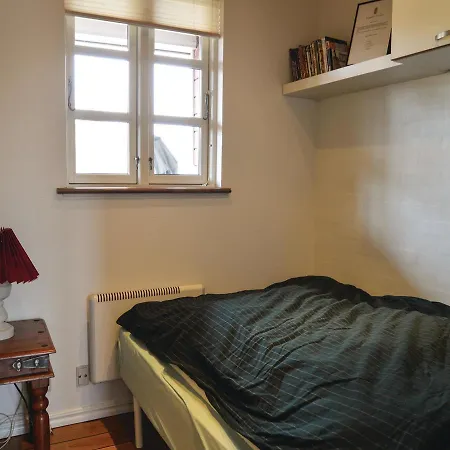 Vakantiehuis Three-bedroom Holiday In *